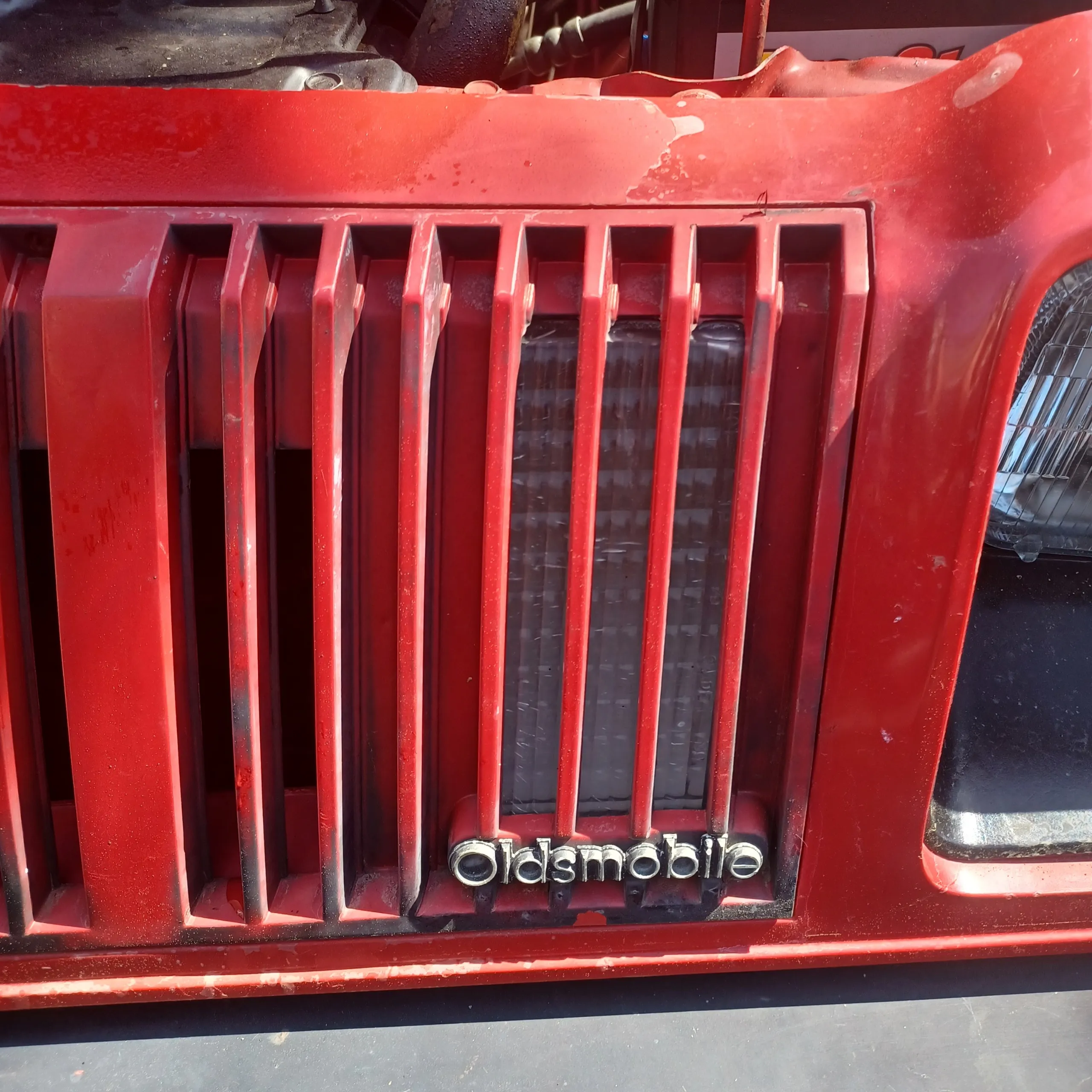 Oldsmobile Starfire front